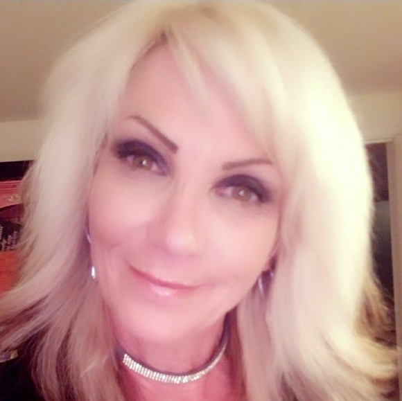 Meet your Posher - Picture 7 of 8